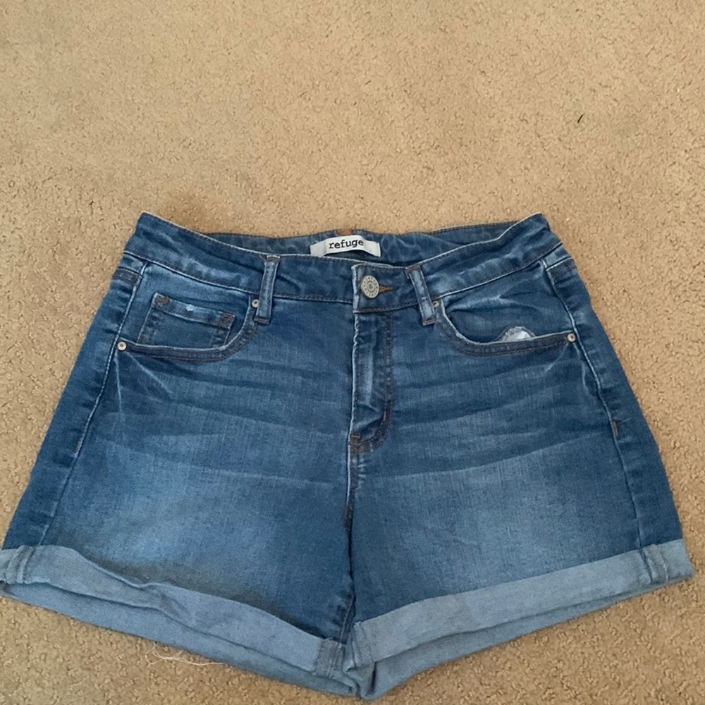 Cute Jean Shorts. Size 2. Brand refuge.